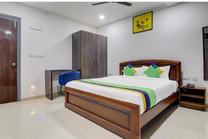Blossom Destination Inn- Banjara Hills Hotel 3*