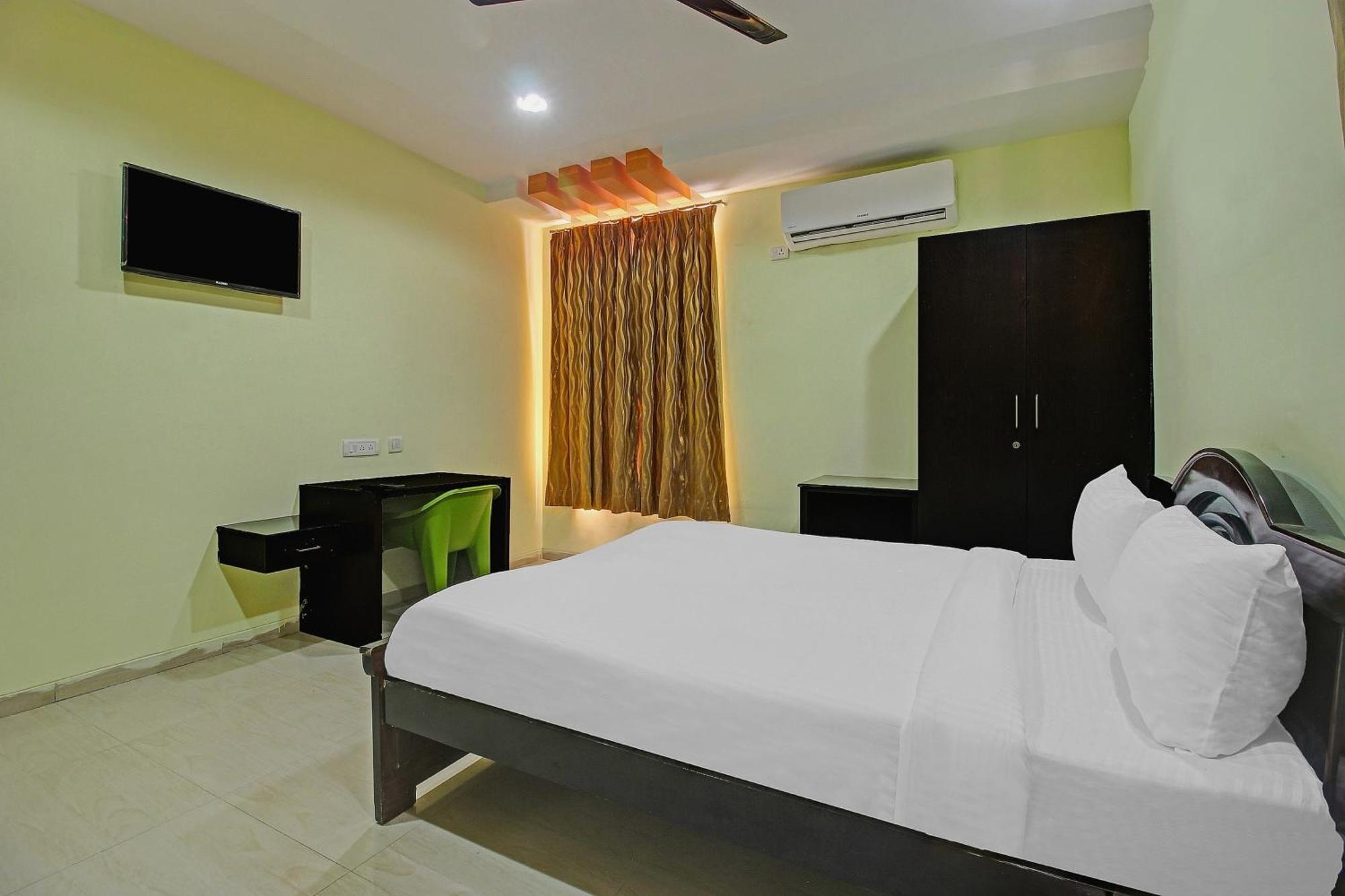 Hotel O Sri Residency Near 4*