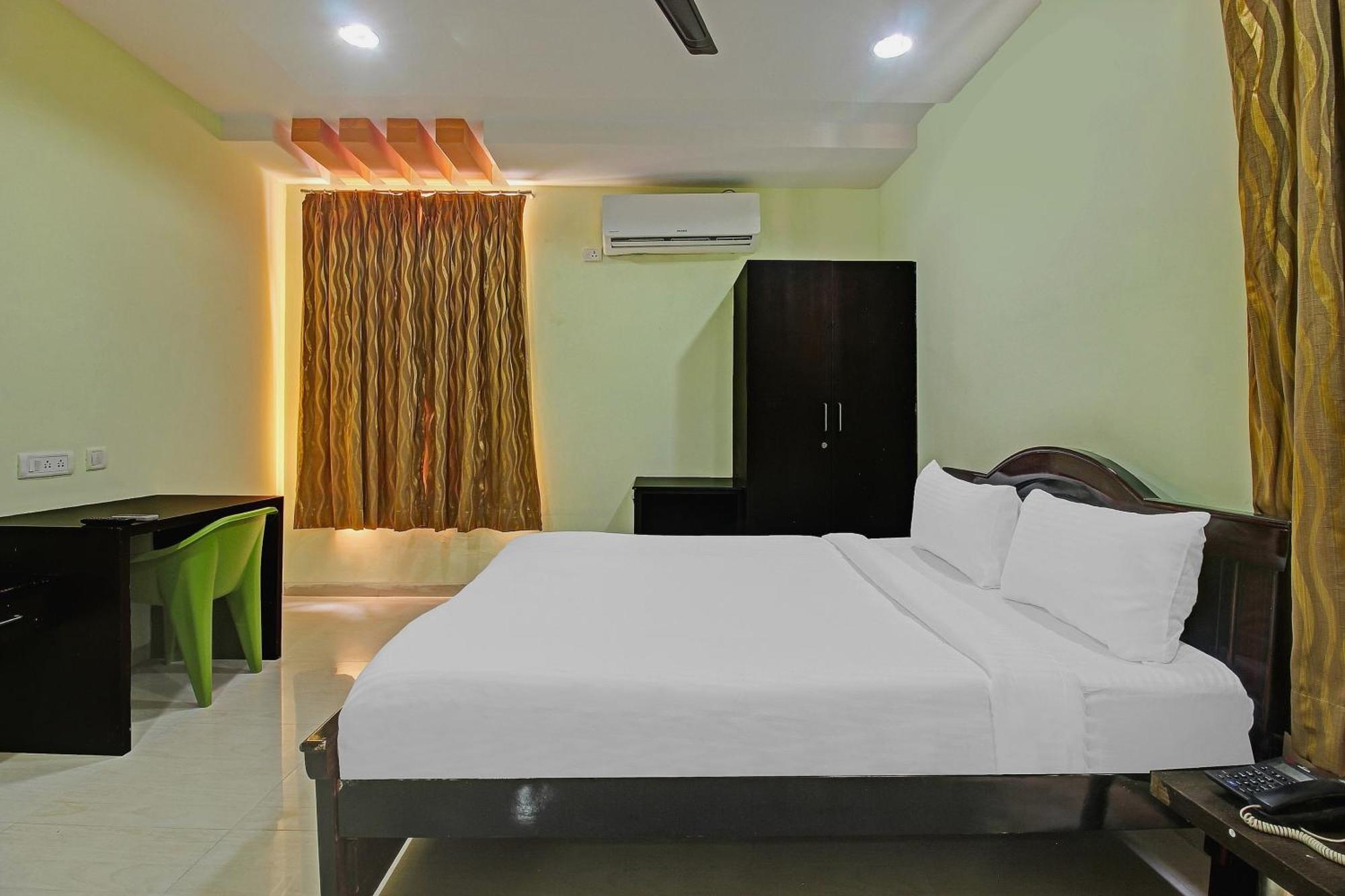 Hotel O Sri Residency Near 4*