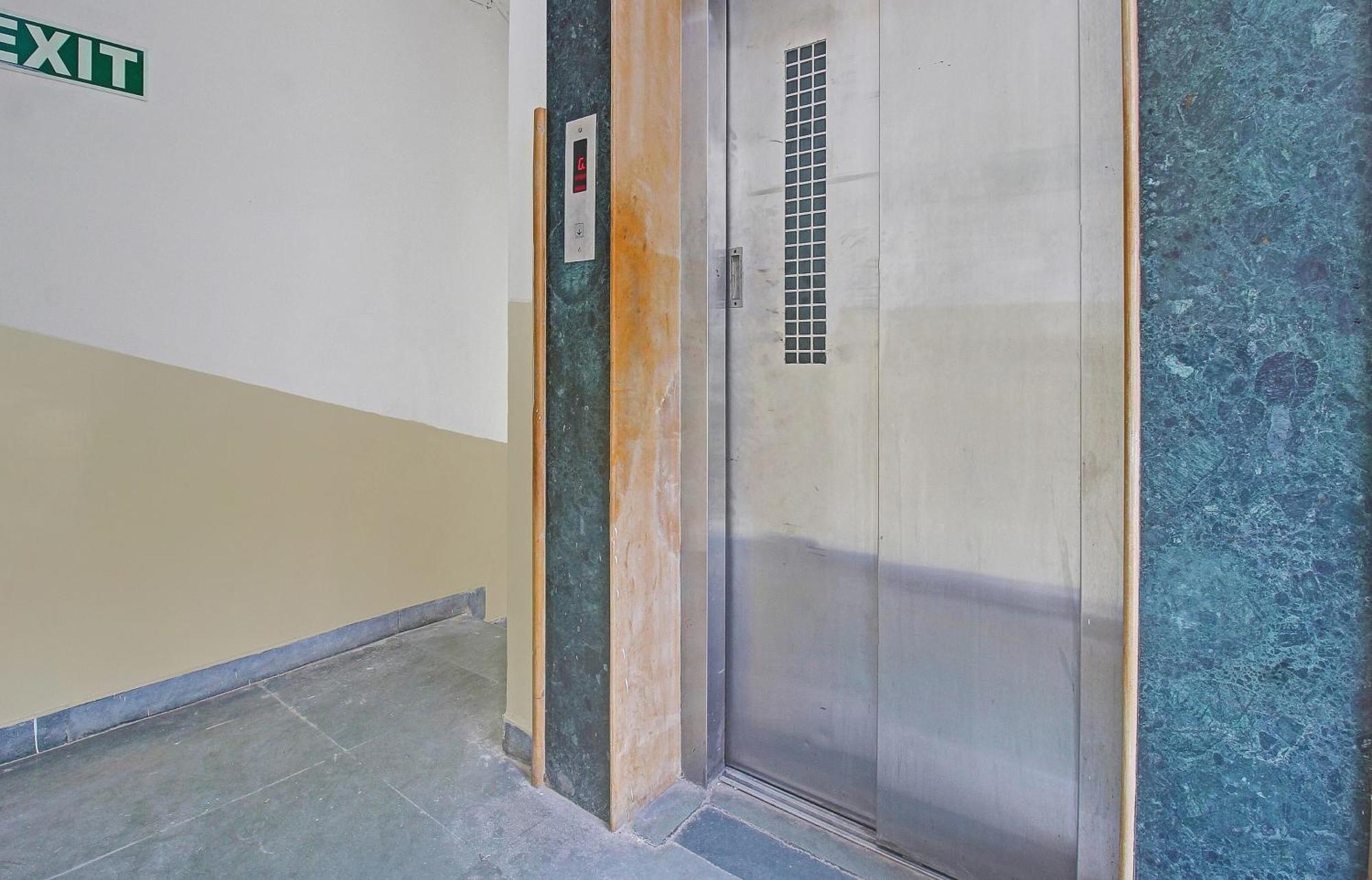 O Sri Residency Near 4*