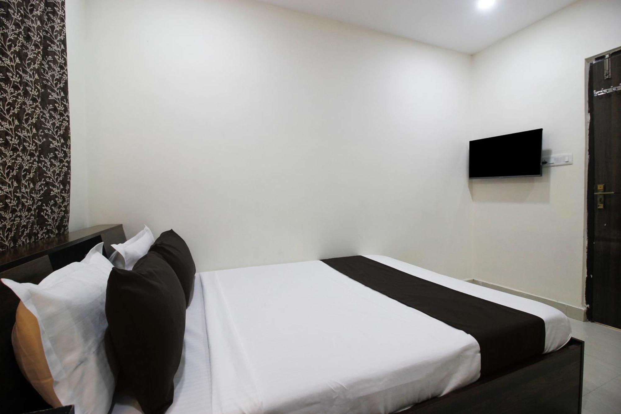 Hotel Collection O Stayo 4*