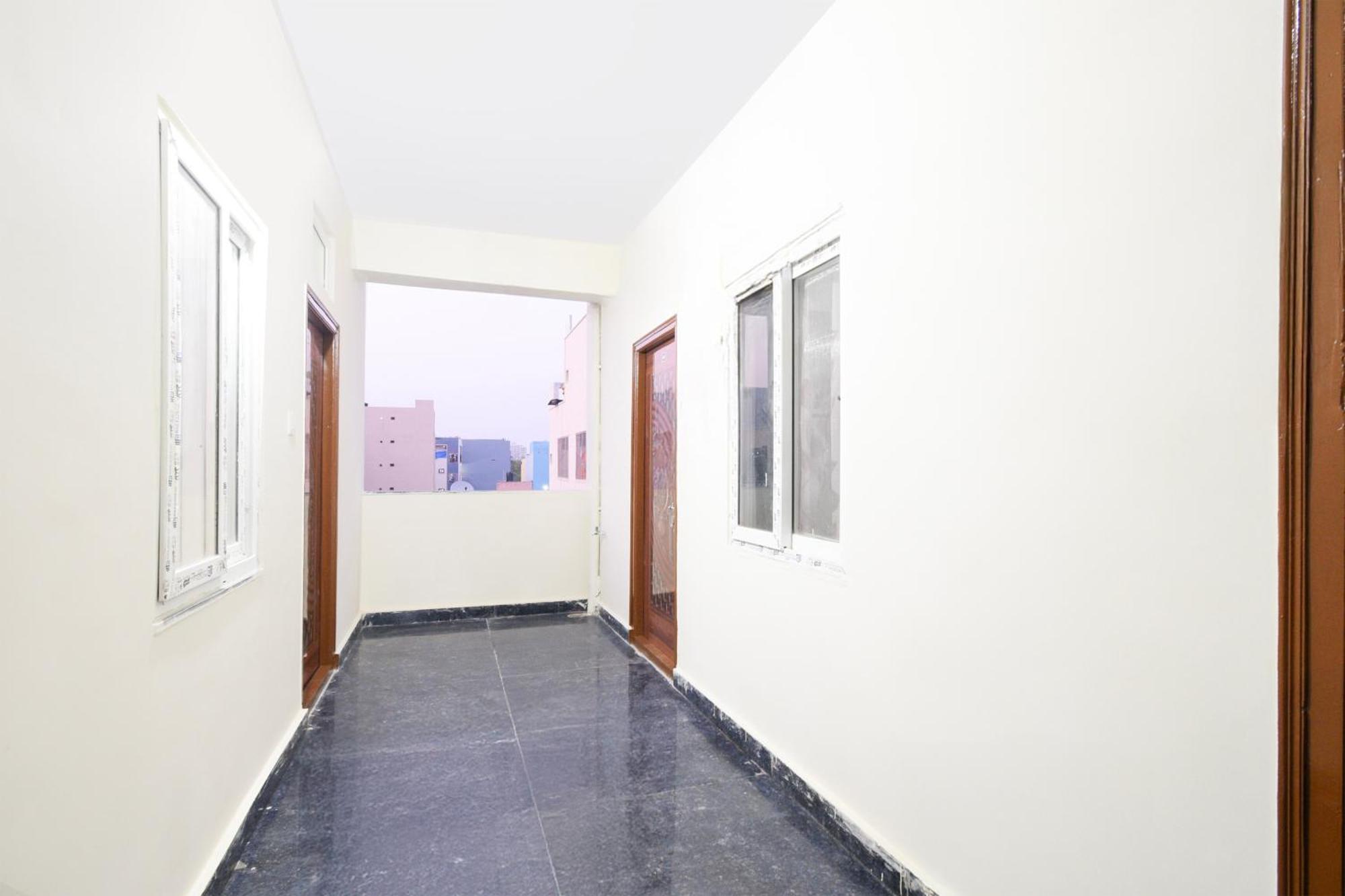Hotel O Sri Vani Co- Live & Kondapur (Telangana)