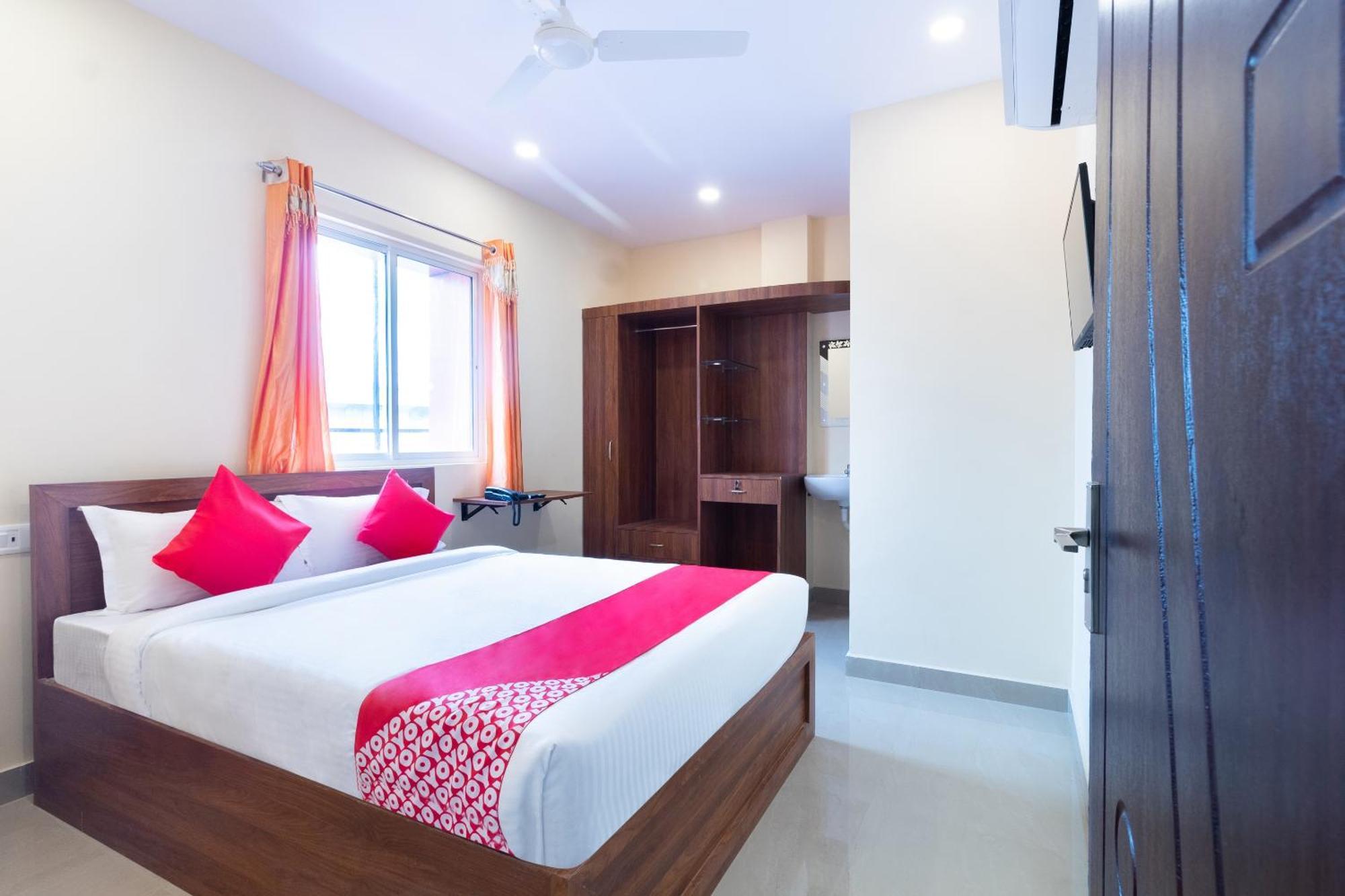 Hotel O The Gate 3*