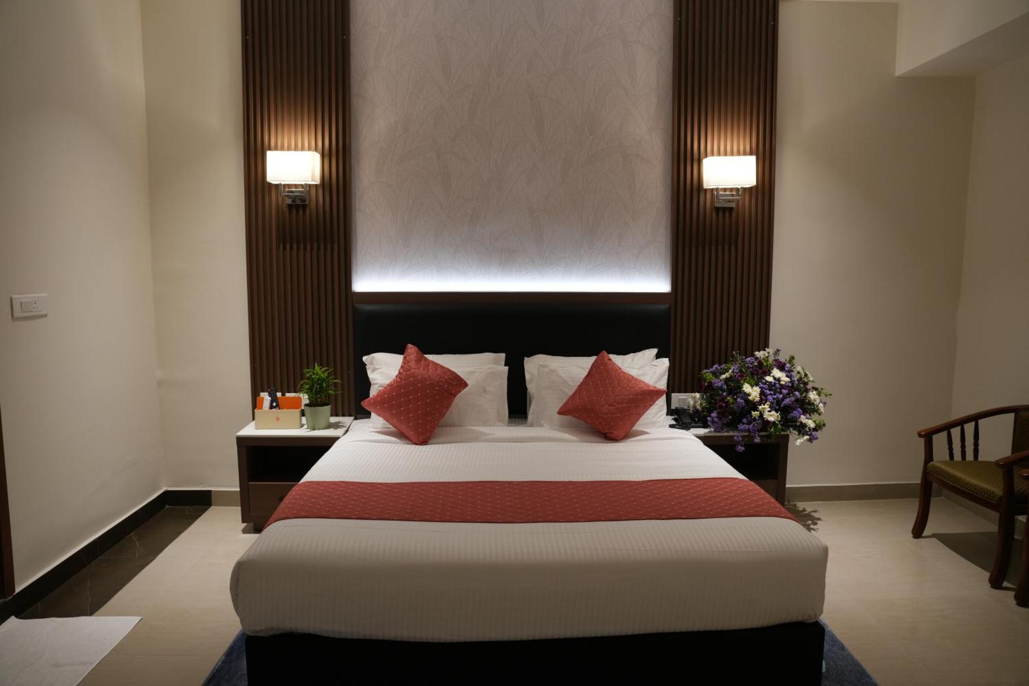 Hotel The Orange - Narsingi,
