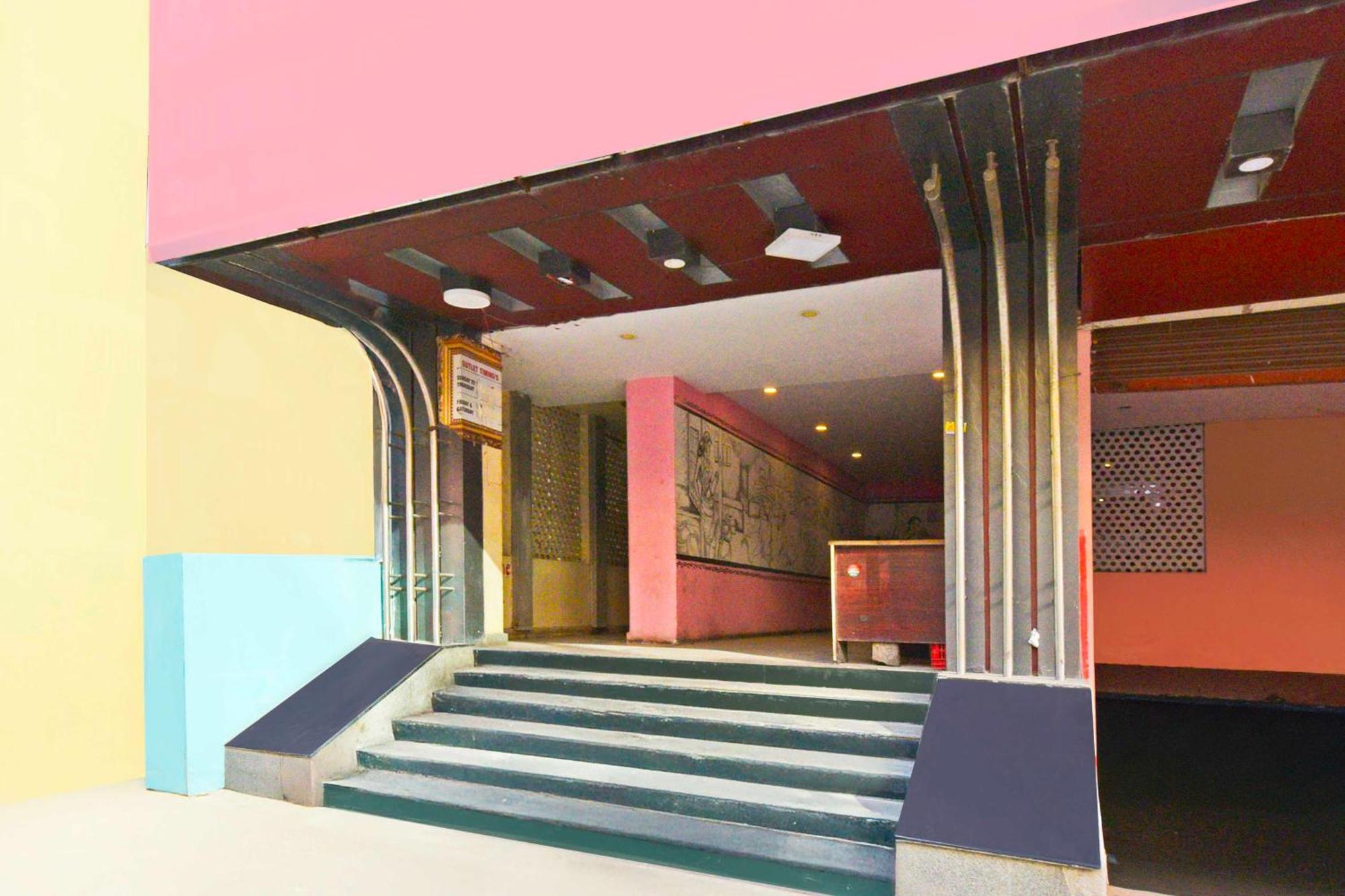 Collection O Ameerpet Balkampet Road Hotel 2*