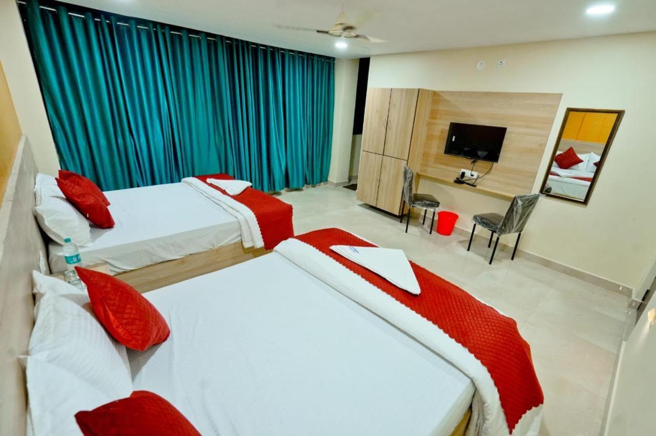 Blossoms Room Hotel Comfortel- Beside Care Hospital- Banjara Hills Hyderabad