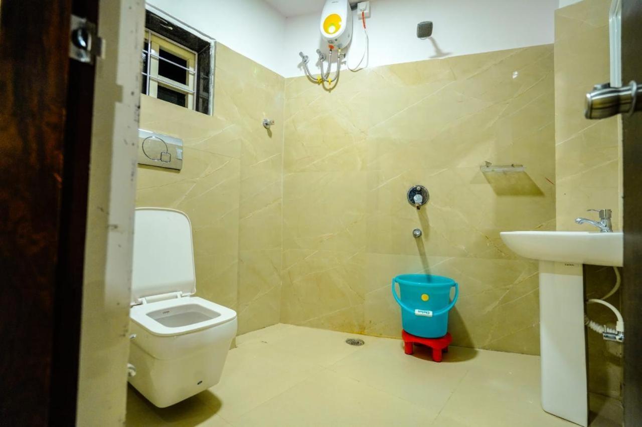 Blossoms Room Hotel Comfortel- Beside Care Hospital- Banjara Hills Hyderabad