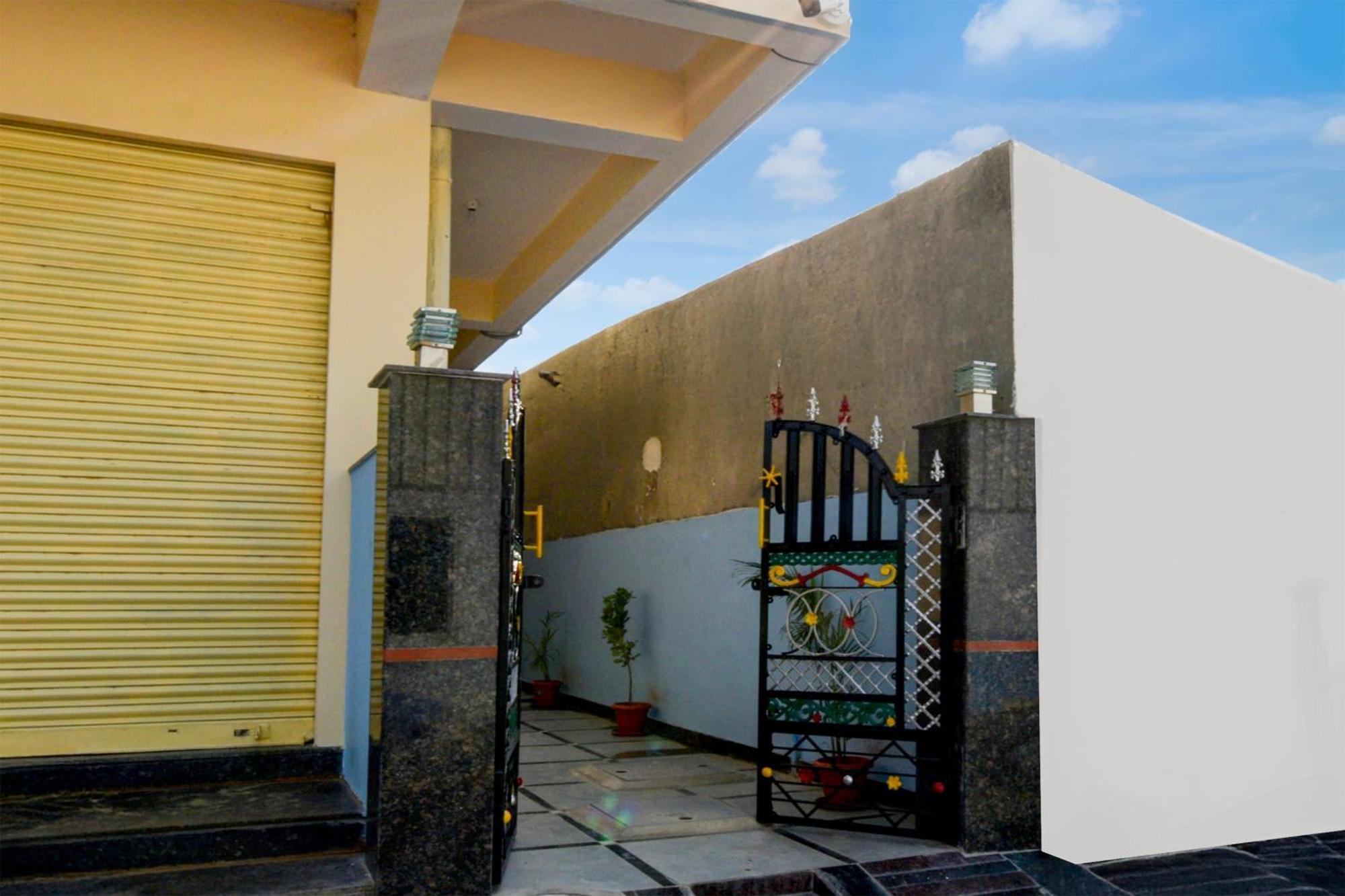 Hotel O Jbs Prime 3*
