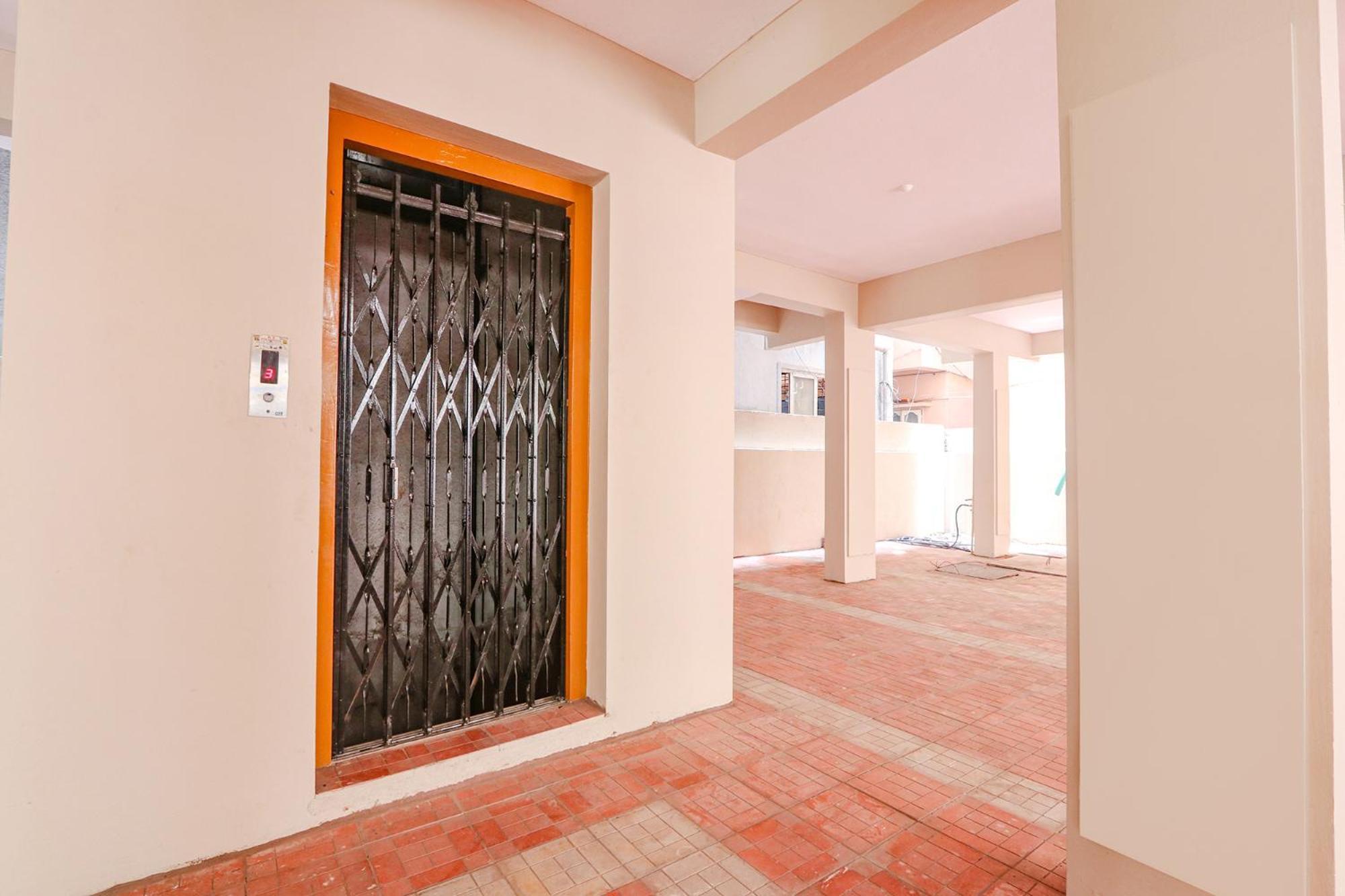 Fabhotel Prestige Castle - Nr Kims Hospital, Kondapur Hotel