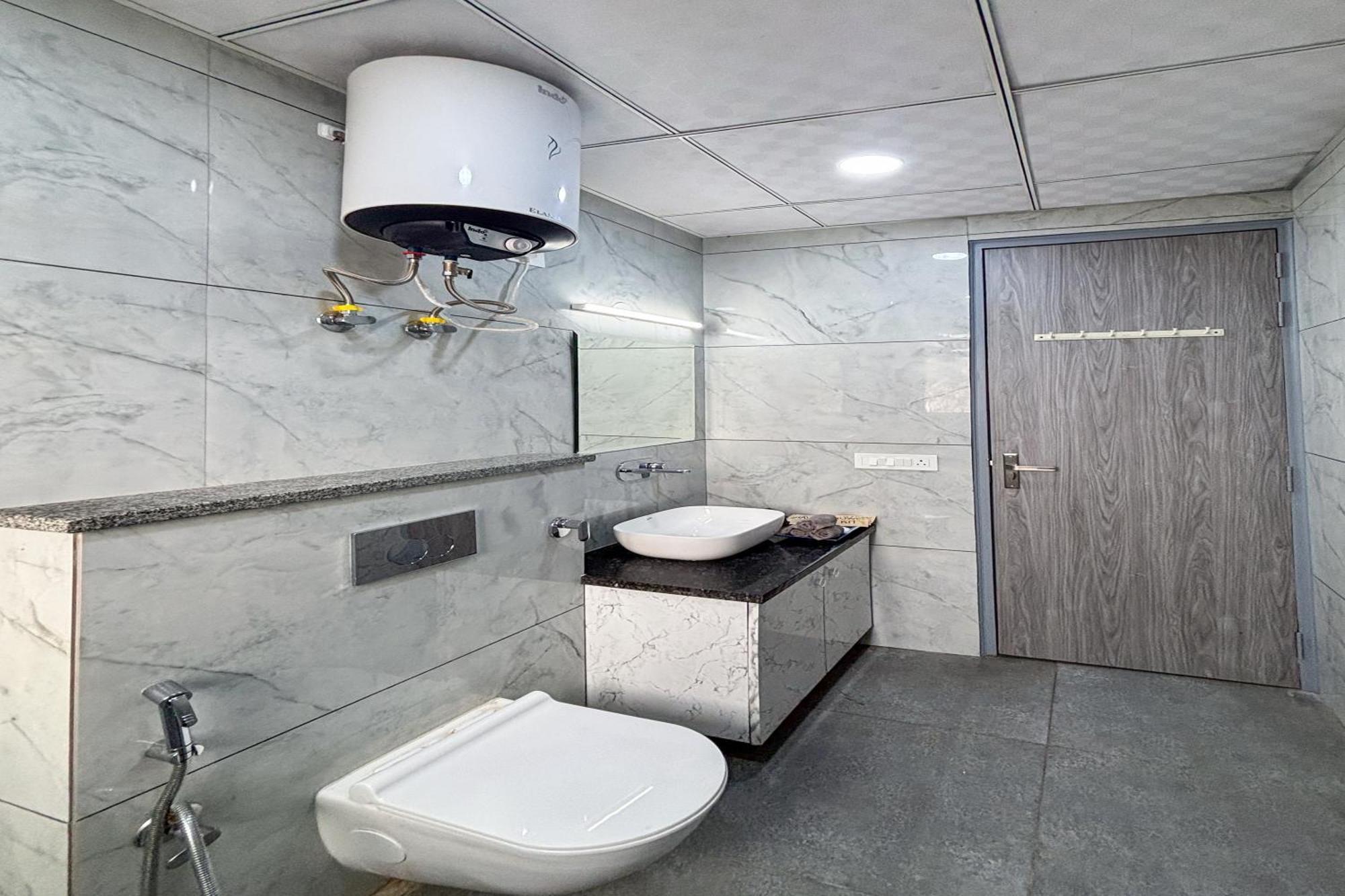 Hotel Housr 78 Madhapur Hitech Near Yashoda Hospital