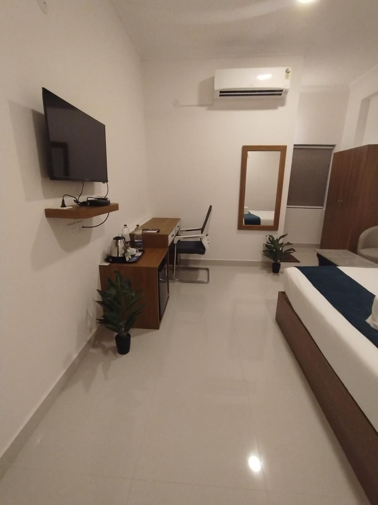 Hotel Elite Hitech