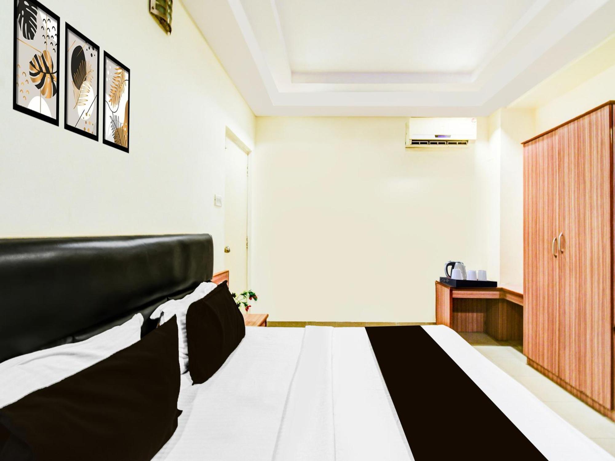 Super Townhouse Red Hills Lakdikapul Formerly Sitara Grand 3* Hyderabad