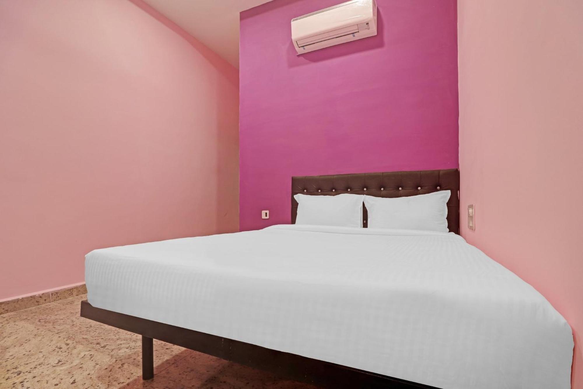 Hotel Capital O Sai Balaji Near Golconda Hyderabad