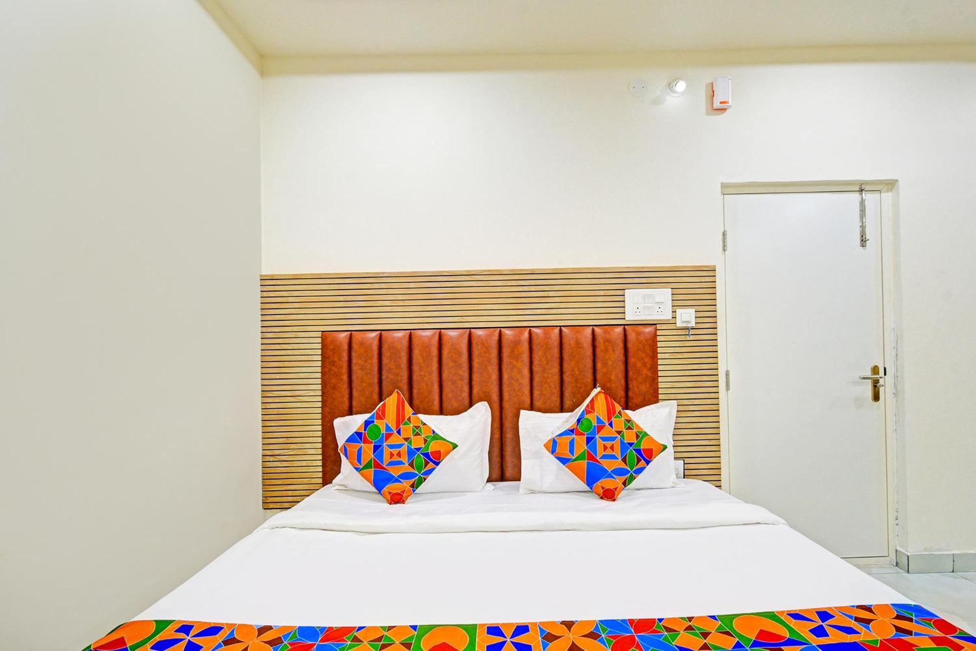Fabhotel Lexus Grand- Nr Gsm Mall, Miyapur 3* Hyderabad