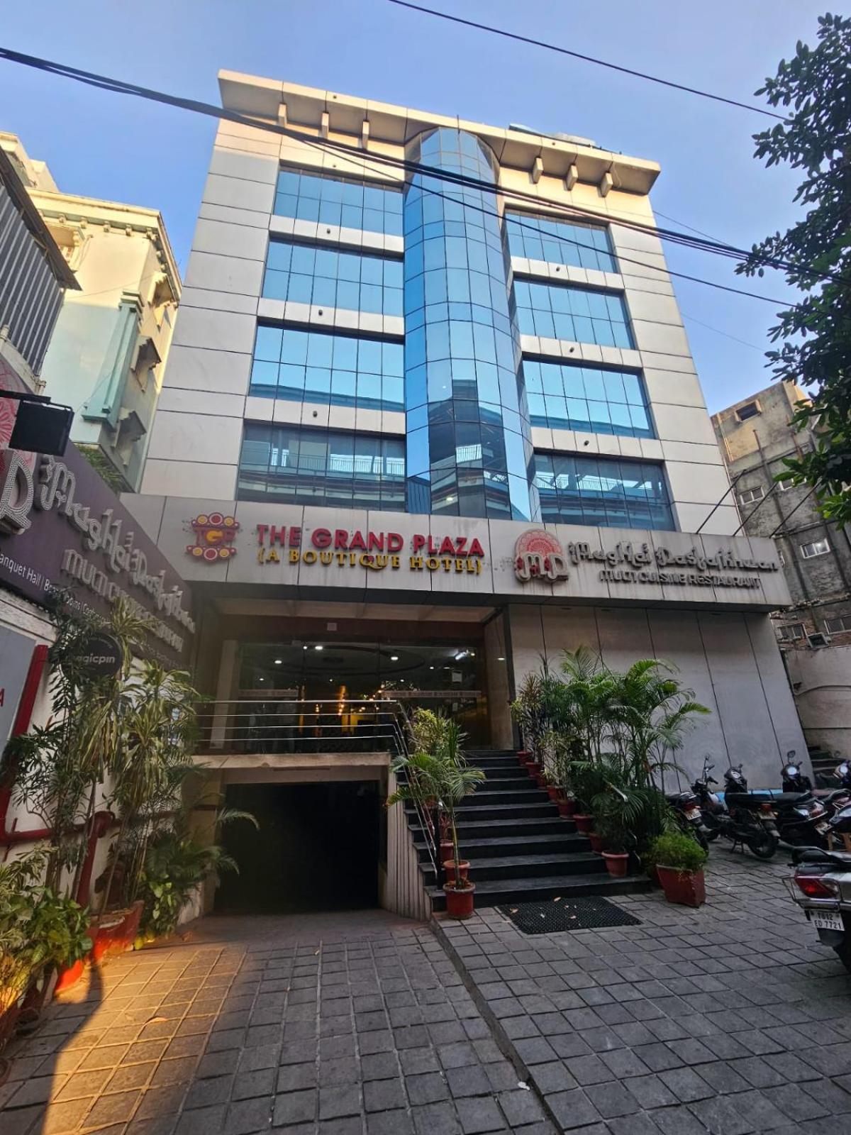Grand Plaza Hotel - Free Breakfast Nampally - Hyderabad Railway Station - Deccan Railway Station - Lakdikapul Hotel