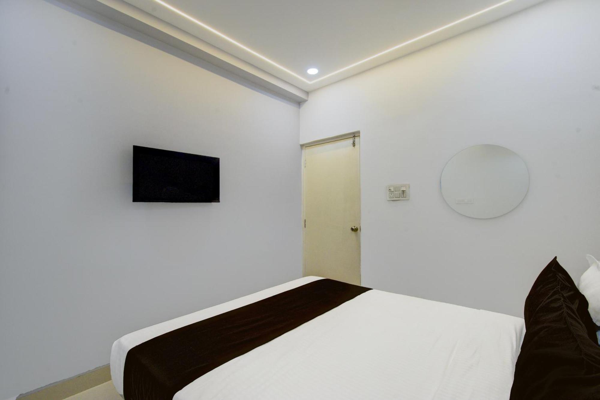 Hotel O Genz Lavish Syays