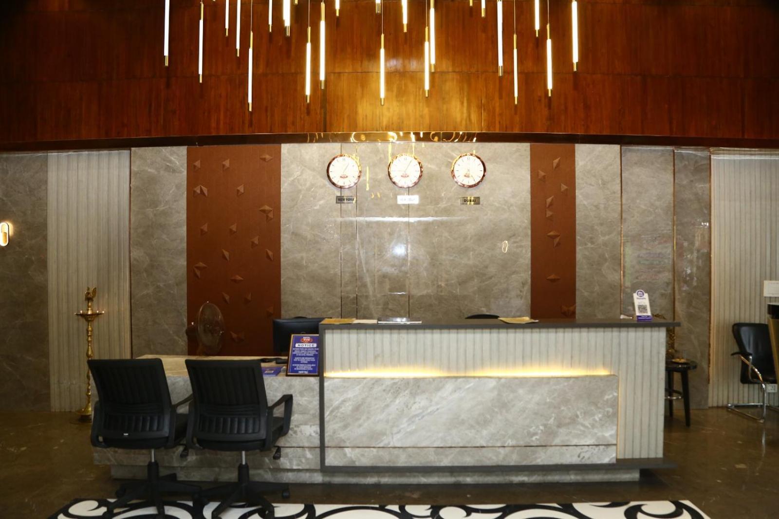 Blossom Rooms- 10 Percent Off On Restaurant Order- Beside Care Hospital- Banjara Hills Hotel 3*