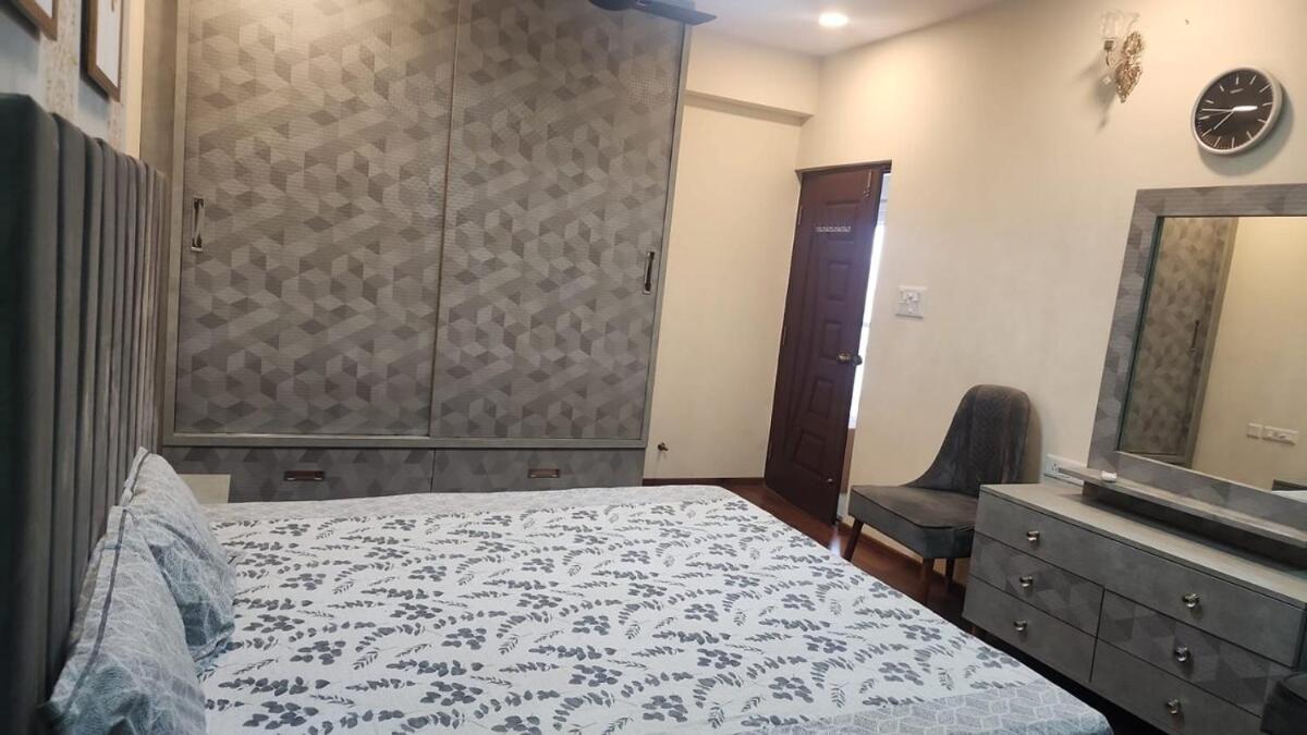 Apartment Center *