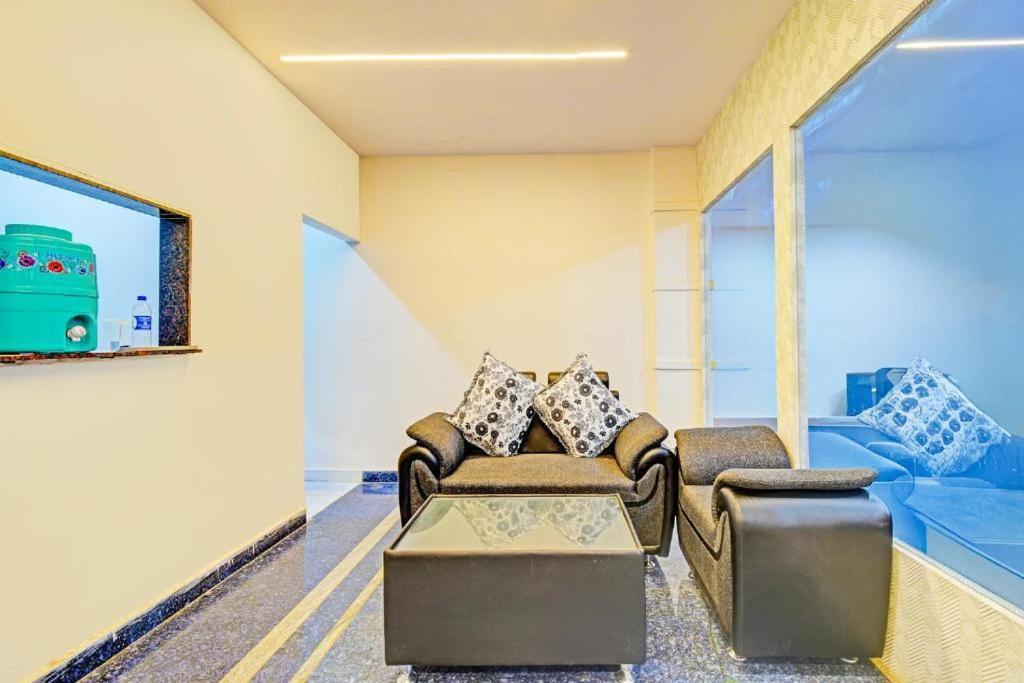 Vaarahi Chanda Nagar, Near Hitech 3*