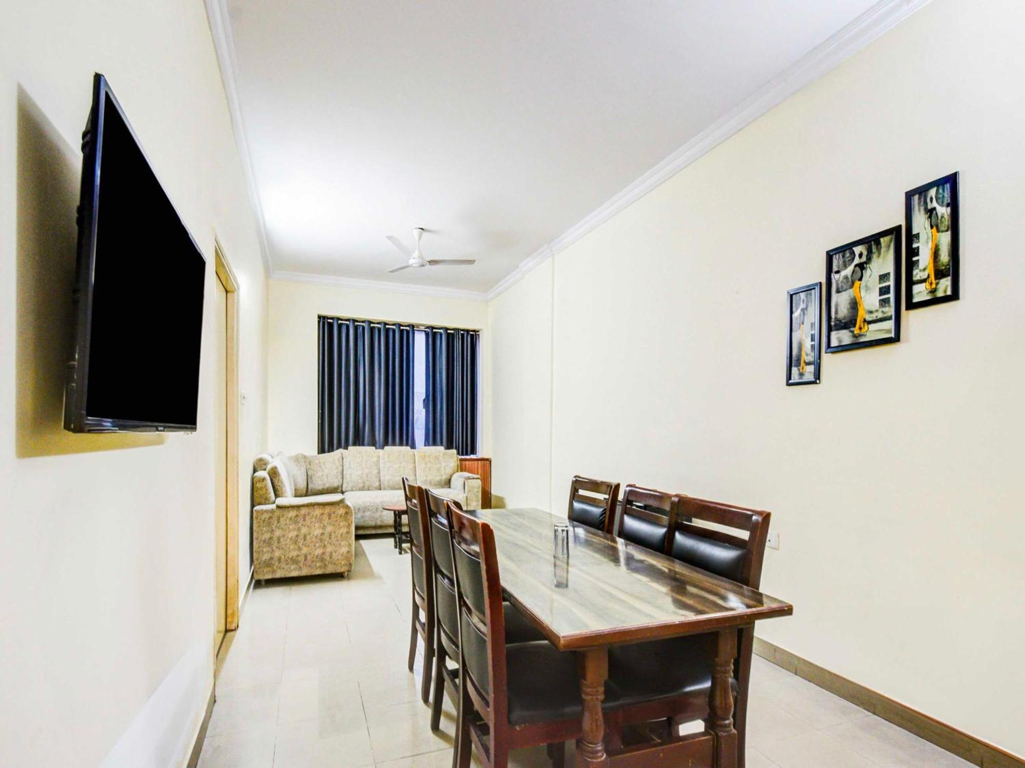 Townhouse Oak Red Hills Lakdikapul Hotel Hyderabad