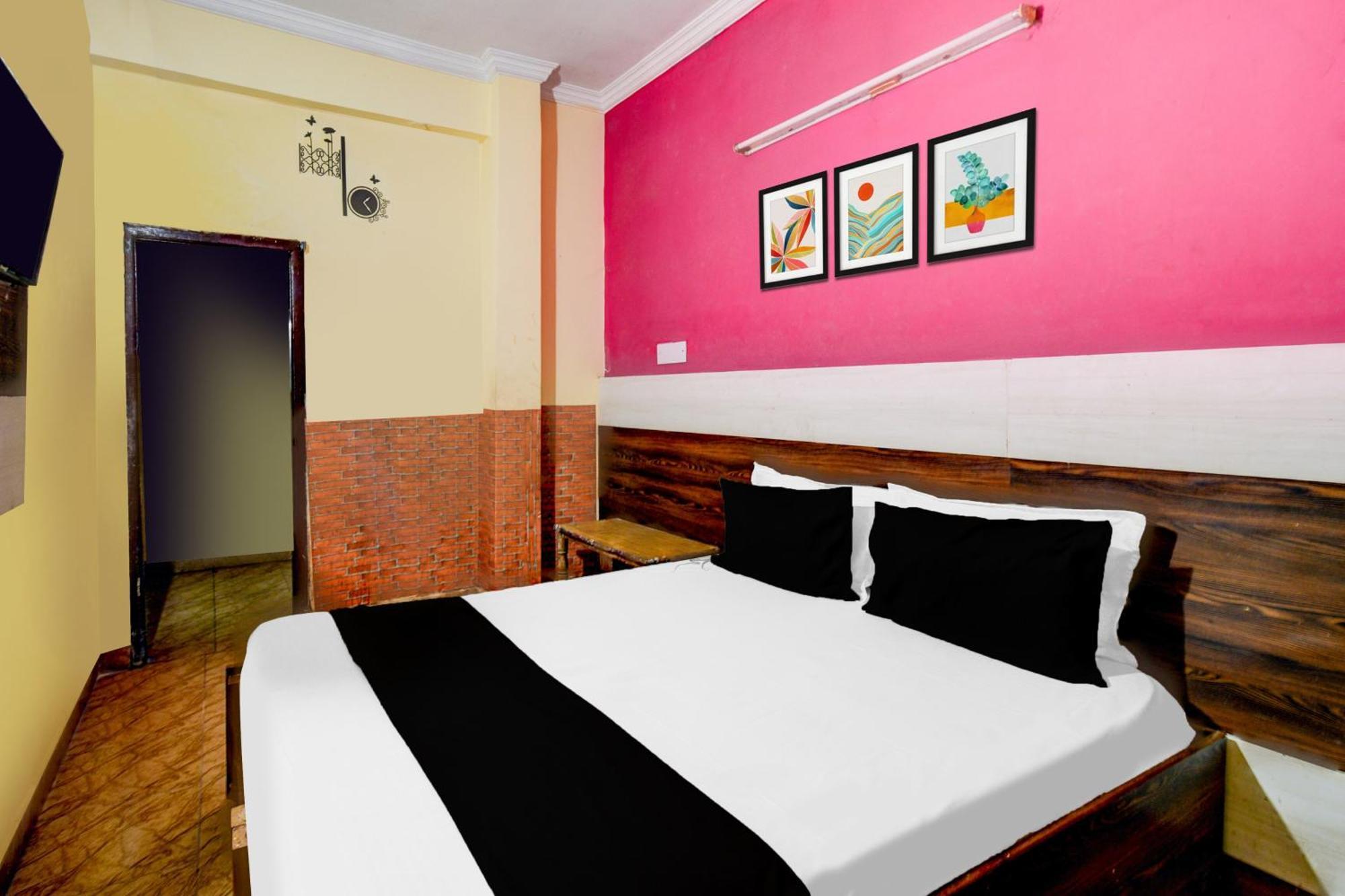 Spot On Baba Classic Hotel 2*