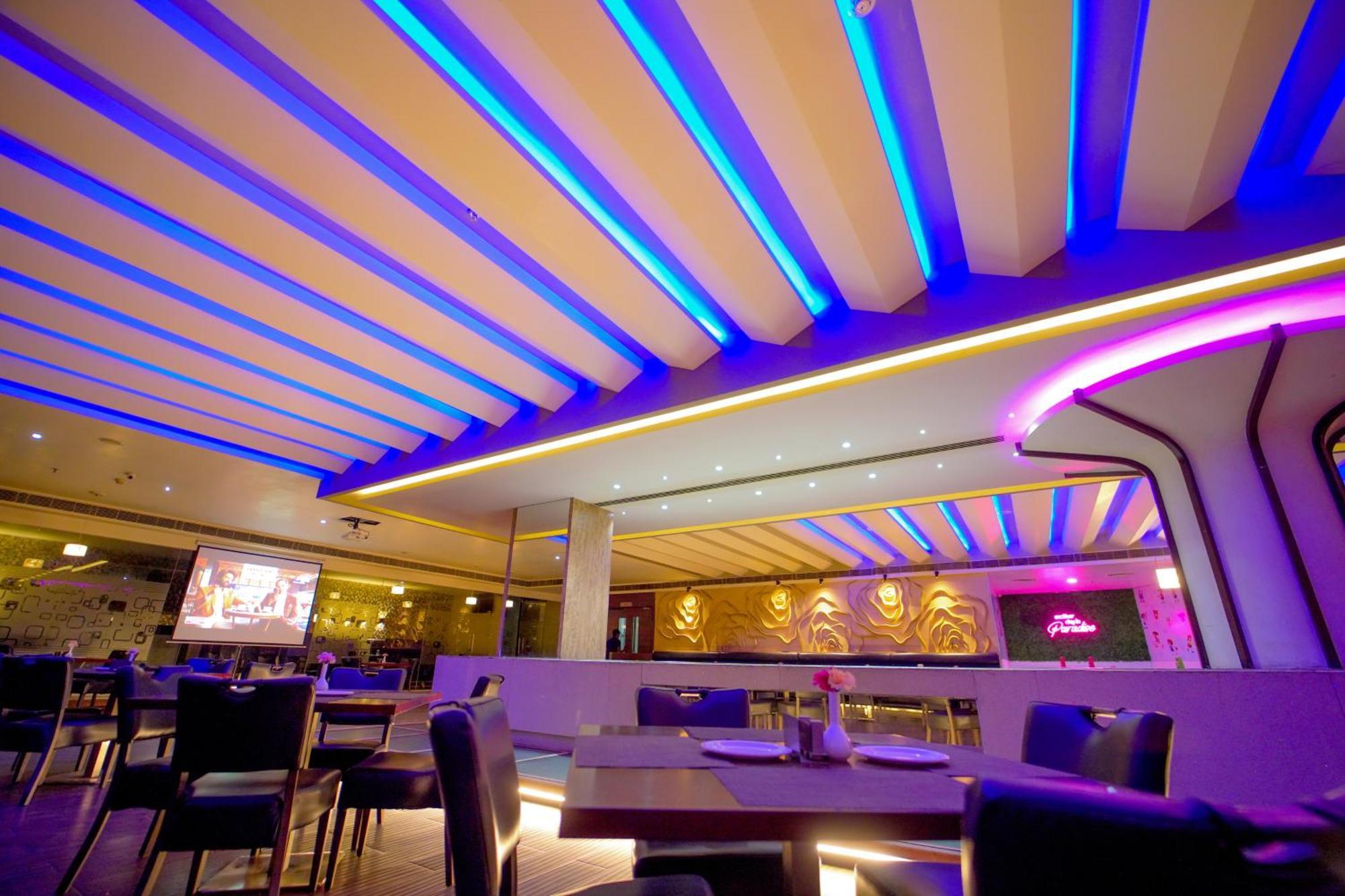 Occassia Bliss - Premium With Rooftop Restaurant & Bar In Miyapur Hotel 3*
