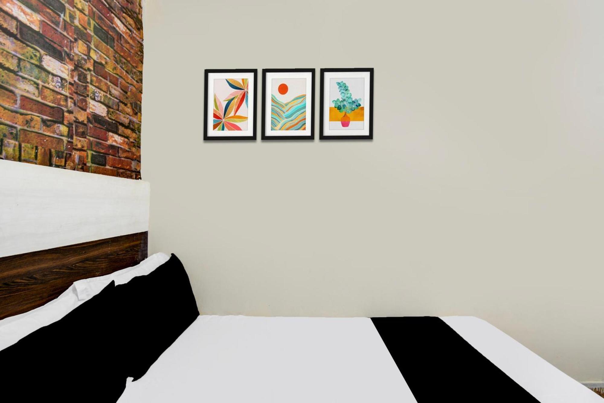 Spot On Baba Classic Hotel 2*