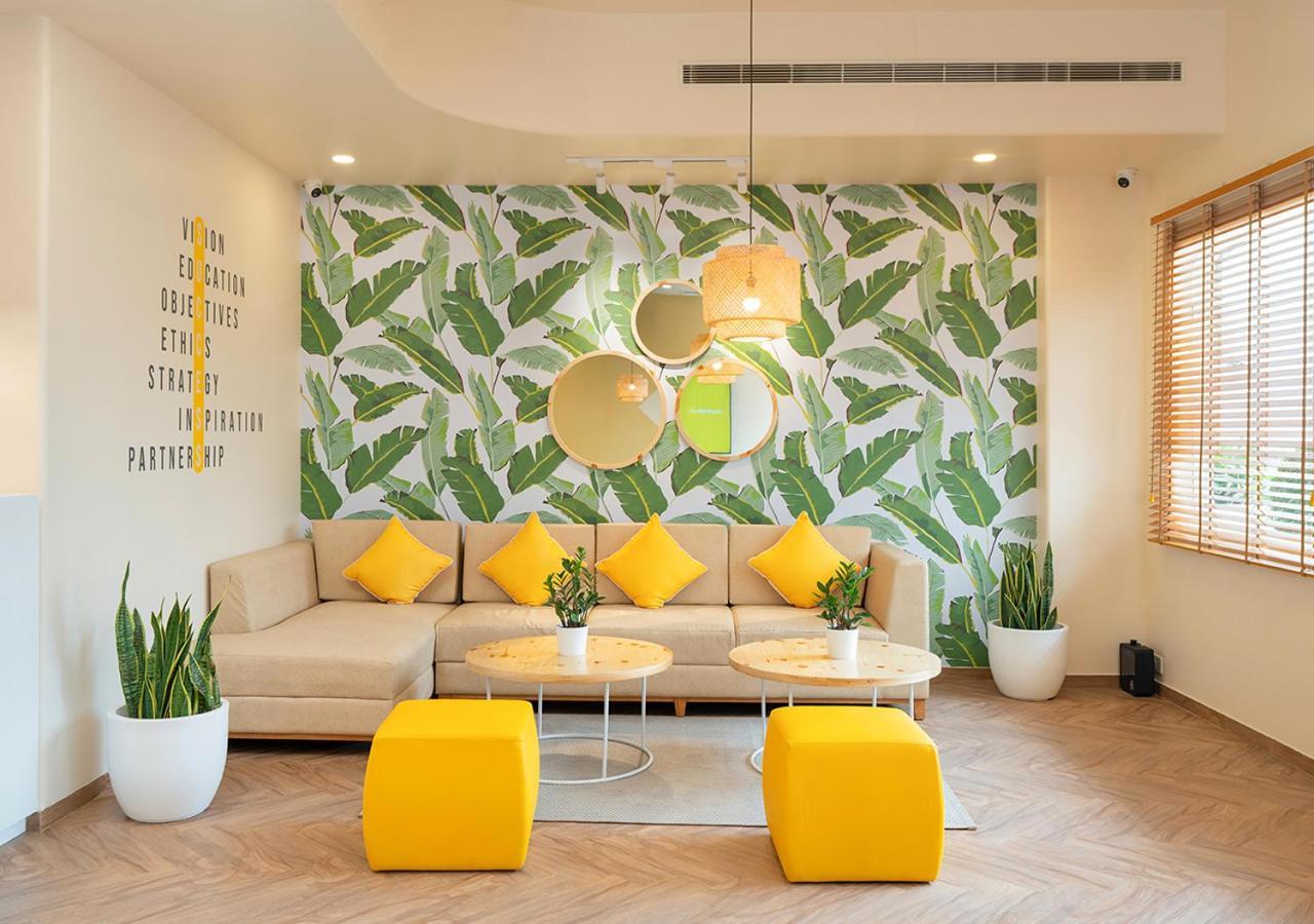 Hotel Bloom - Dlf Cyber Hyderabad