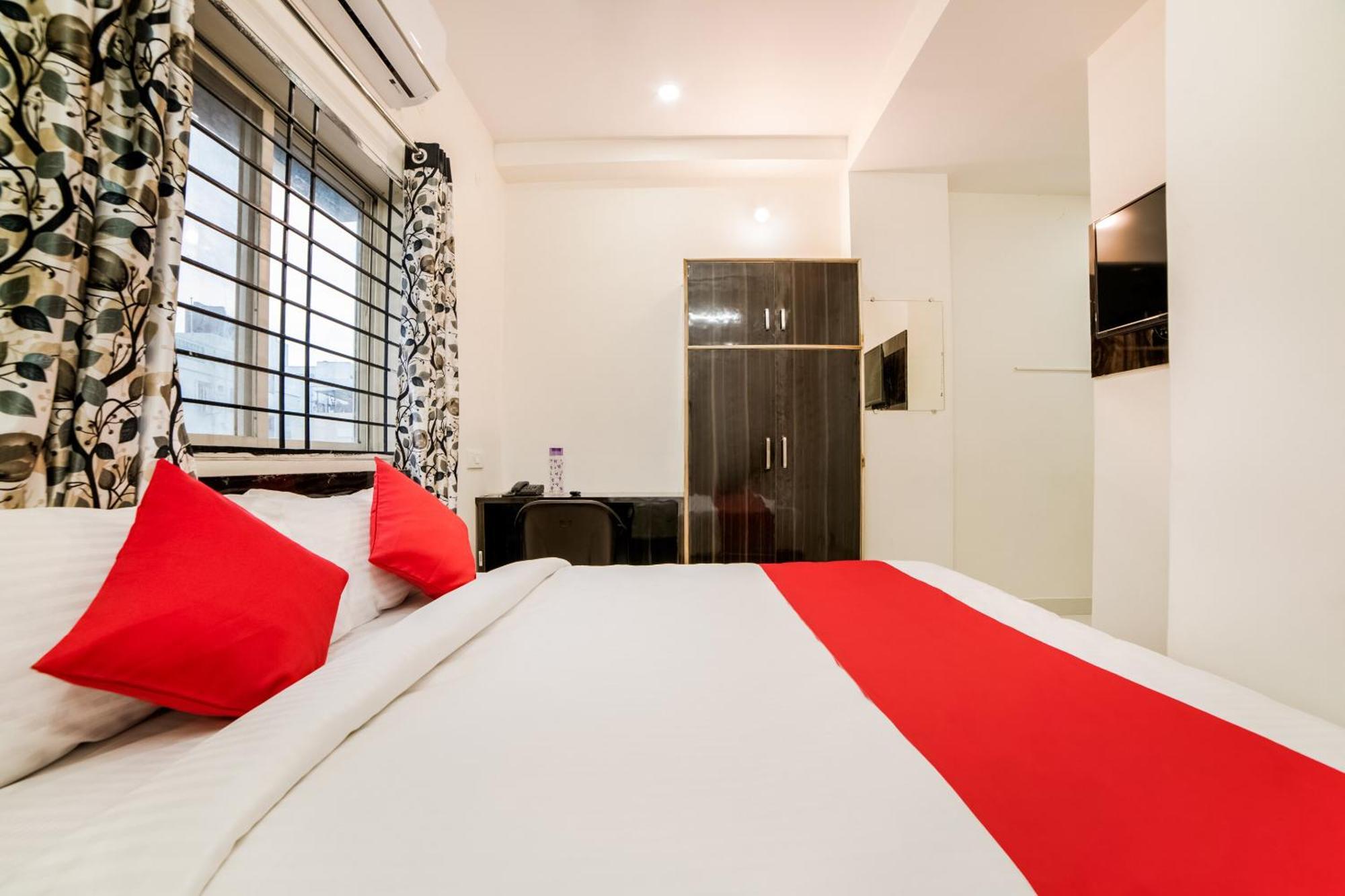 Super O Lucky Gachibowli Hotel 3*