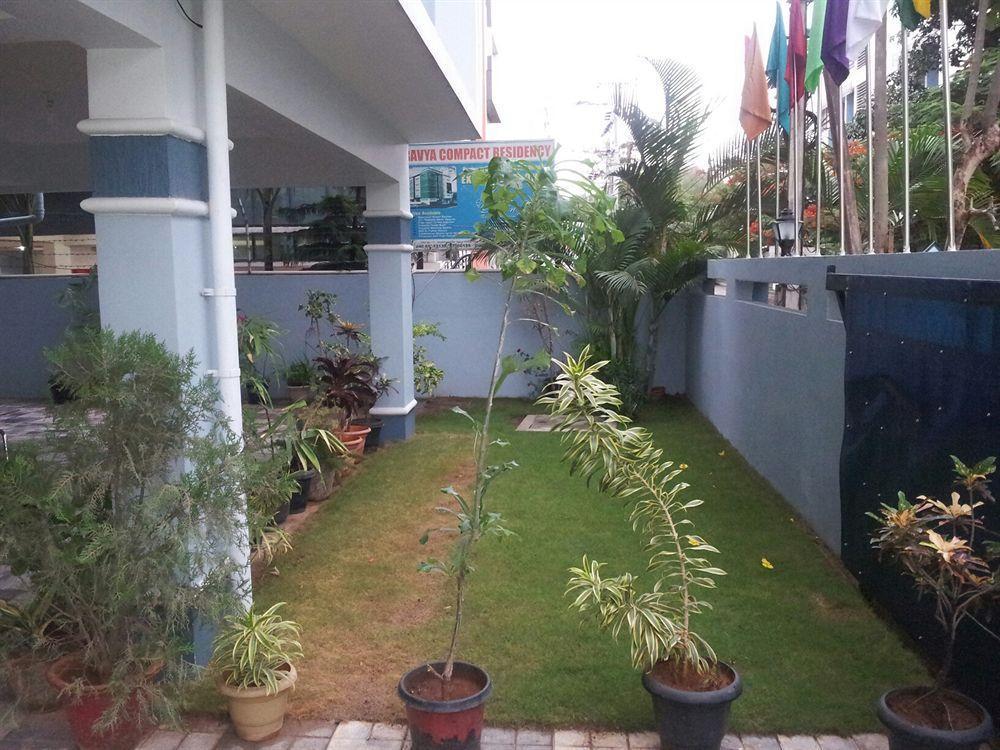 Oyo 14500 Yesmark Gachibowli Hotel 3*