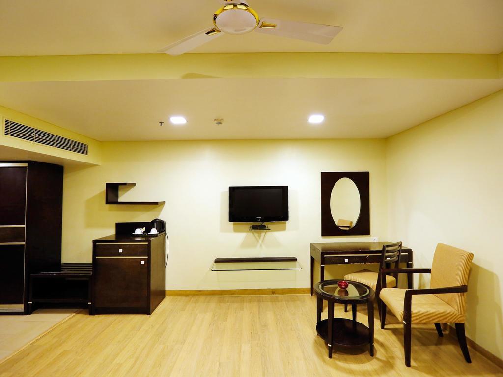 Oyo 522 The Platinum Hotel Hyderabad