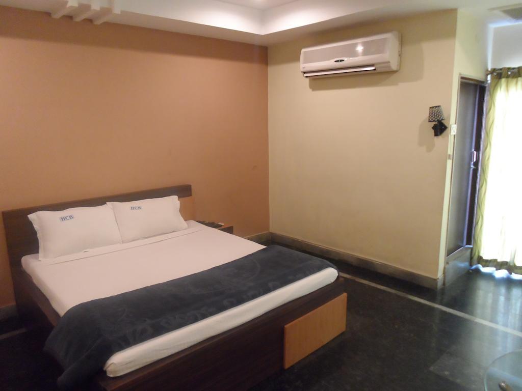 Hotel Crystal Banjara 3*