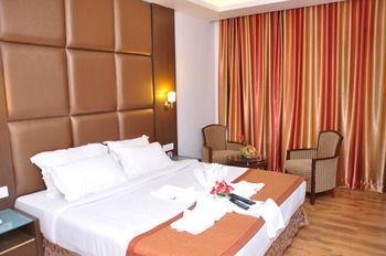 Fabhotel Tanisha Jubilee Hills Hotel