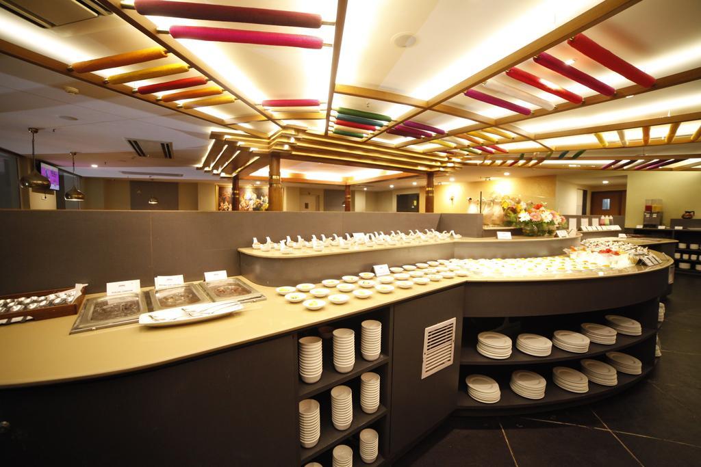 Taj Mahal Hotel 4*