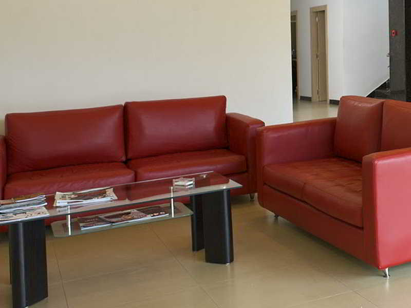 Hotel Oyster Suites Hyderabad