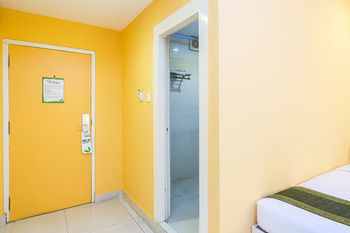Hotel Treebo Strawberrys Hyderabad