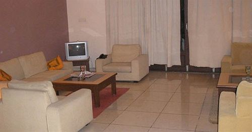 Hotel Oyo 14500 Yesmark Gachibowli 3*