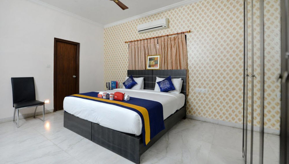 Oyo Whitefields Hotel