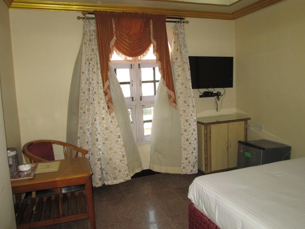 Hotel I K London Residency 3*