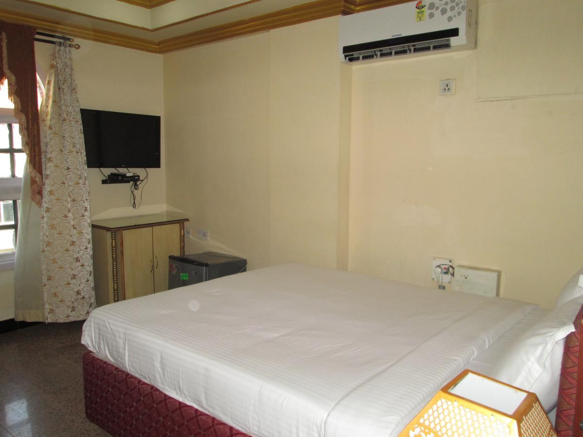 Hotel I K London Residency