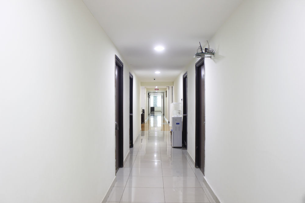 Fabhotel Siri Madhapur - Fully Vaccinated Staff Hotel Hyderabad