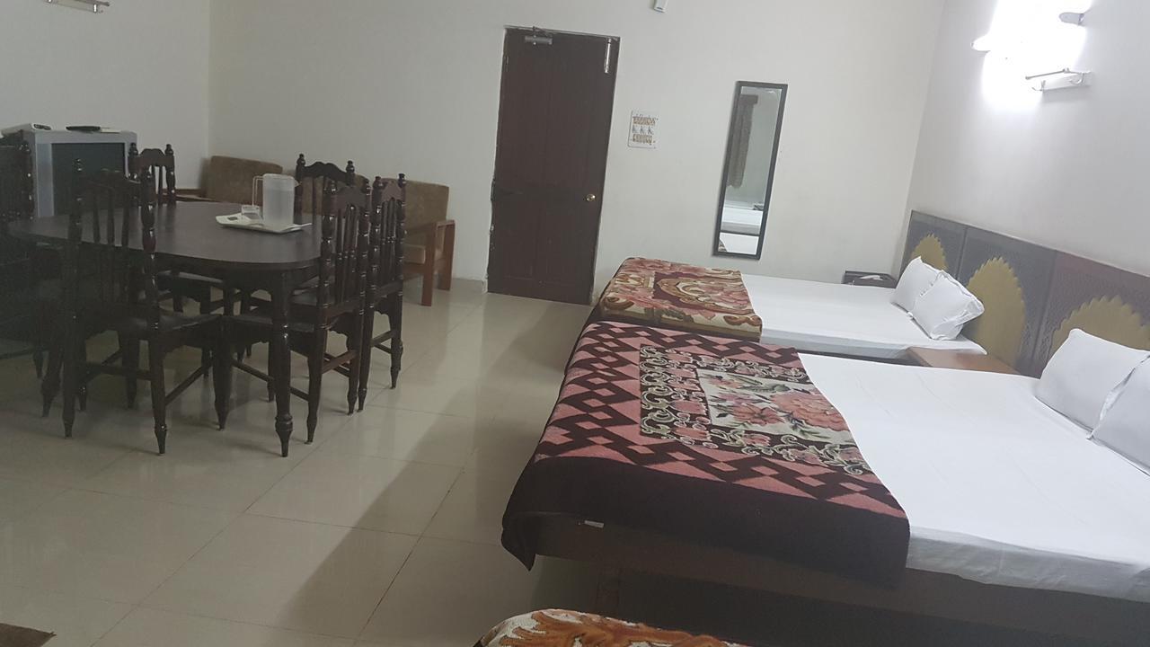 Hotel Balajee Palace