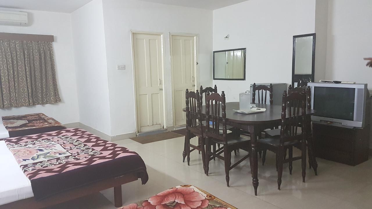 Balajee Palace Hotel 2*