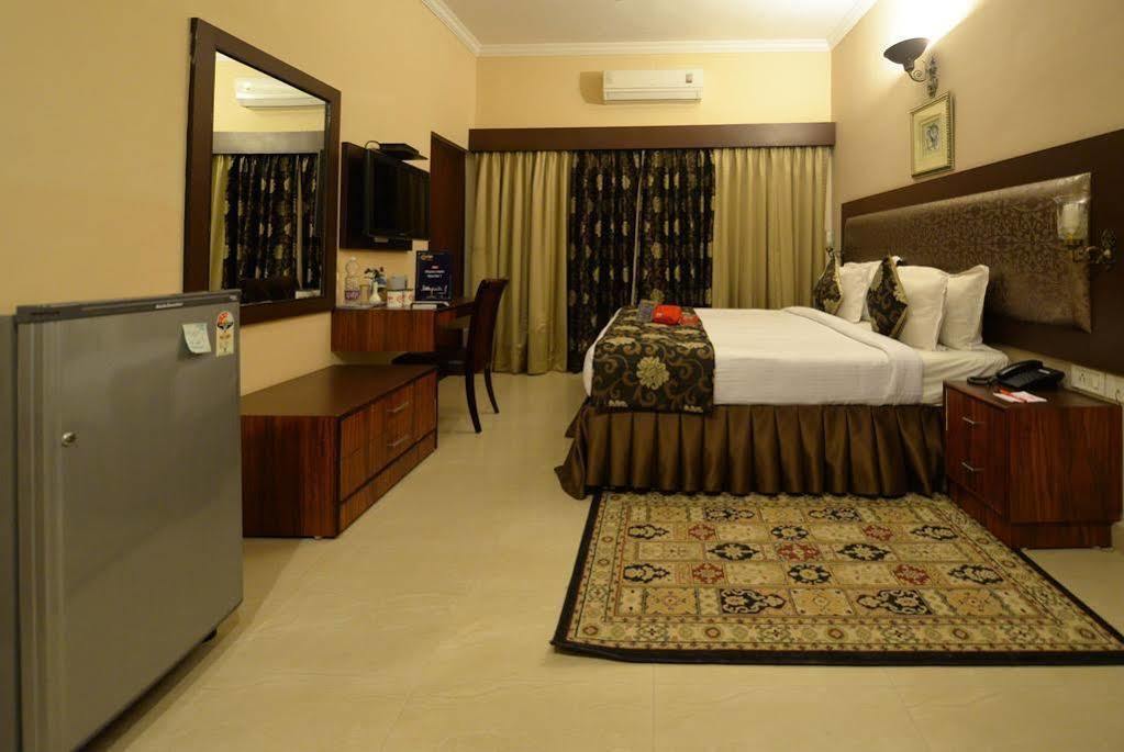 Hotel Genx Banjara Hill 1589