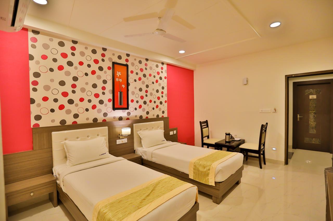 Sri Simran Park 3*