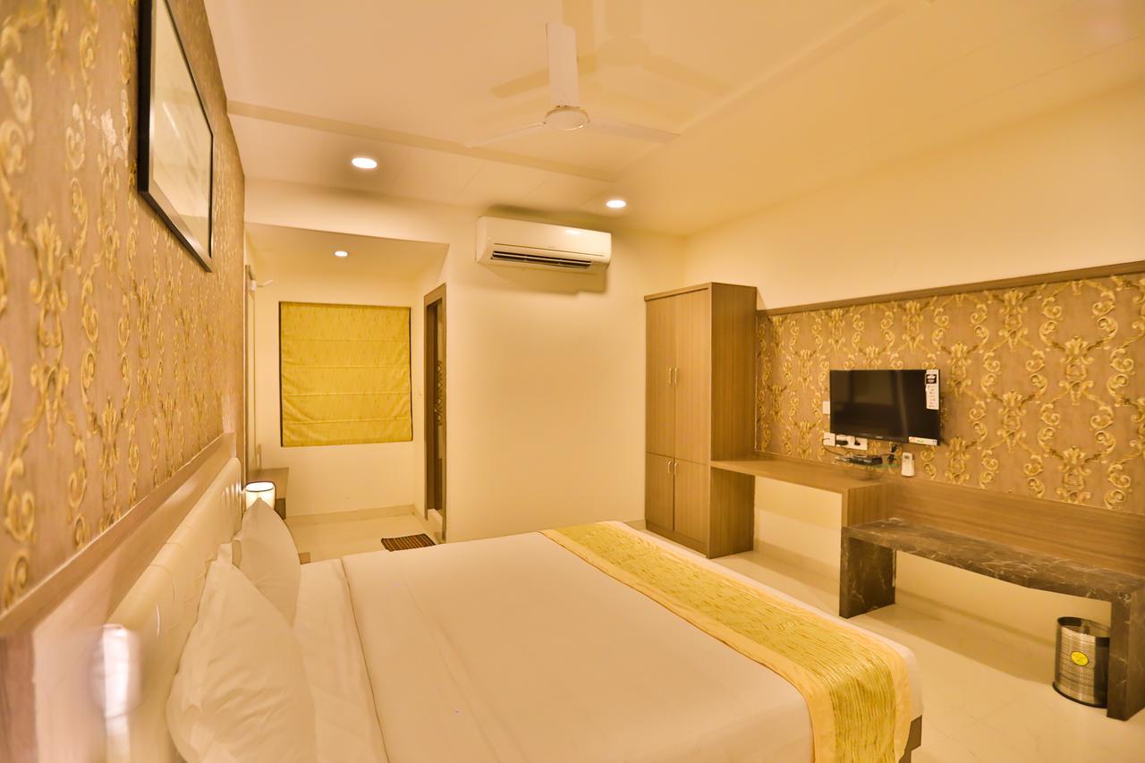 Sri Simran Park Hotel