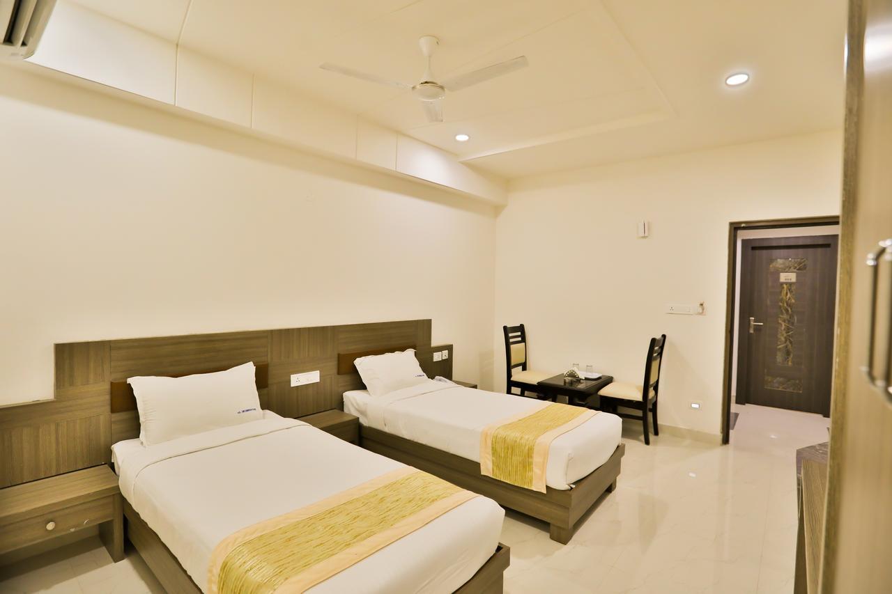 Sri Simran Park Hotel 3*