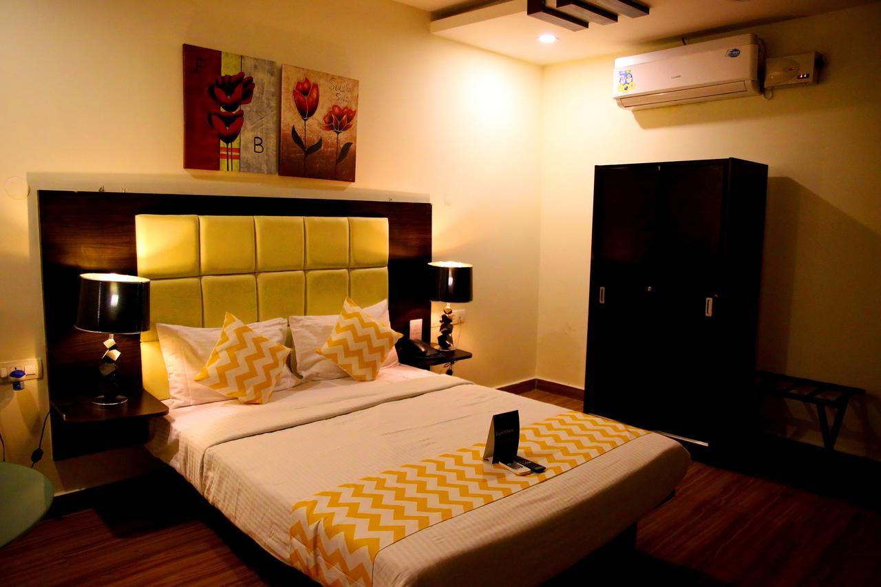 Fabhotel V Hitech Hotel 3*