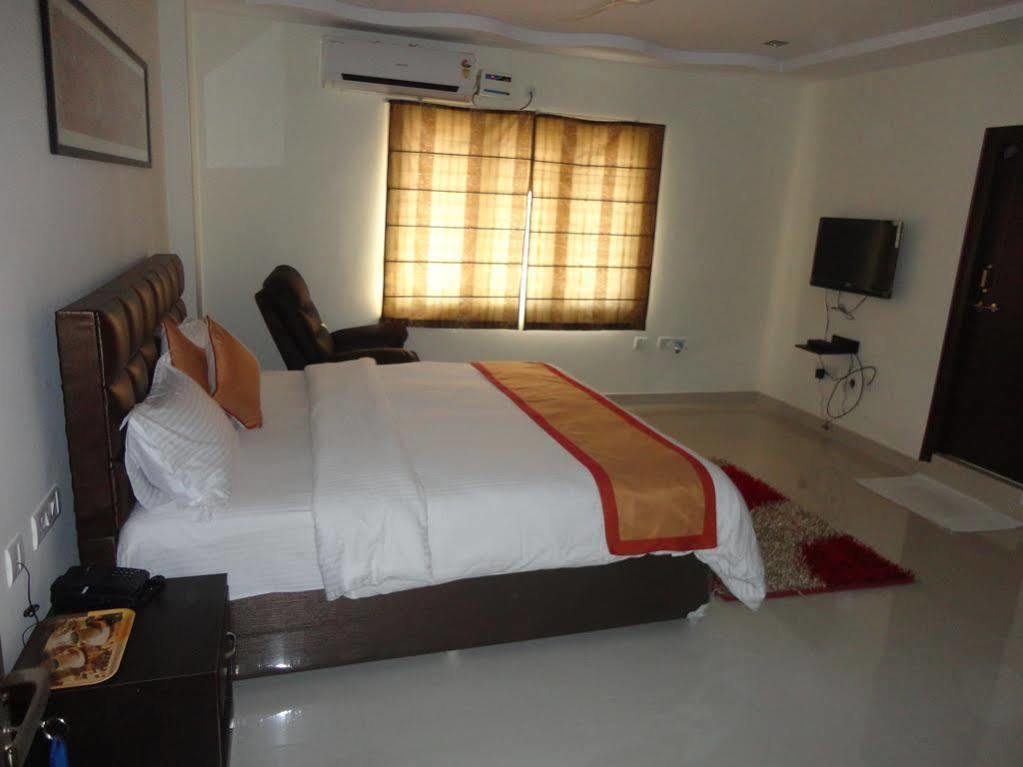 Hotel Treebo Emerald