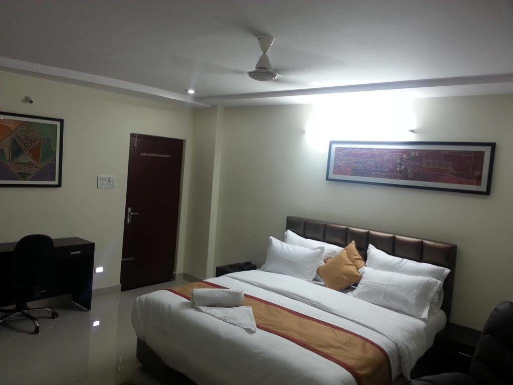 Treebo Emerald Hotel Hyderabad